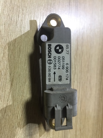 Датчик Ейрбег передній 0285002064 BMW