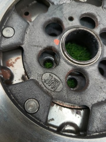 Маховик зчеплення 03C105266L VAG