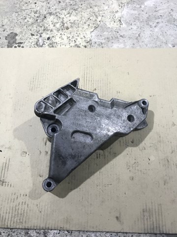 Опора двигуна задня 03G199207E VAG