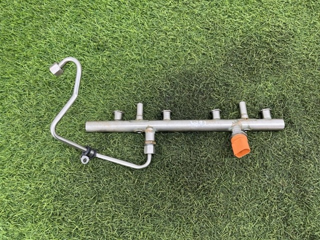 Трубка паливна, від ПНВТ до паливної рейки 06H127501C VAG