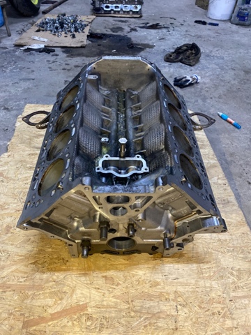 Блок двигуна 11112296651 BMW