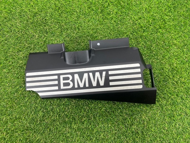 Кришка двигуна декоративна 11127548851 BMW