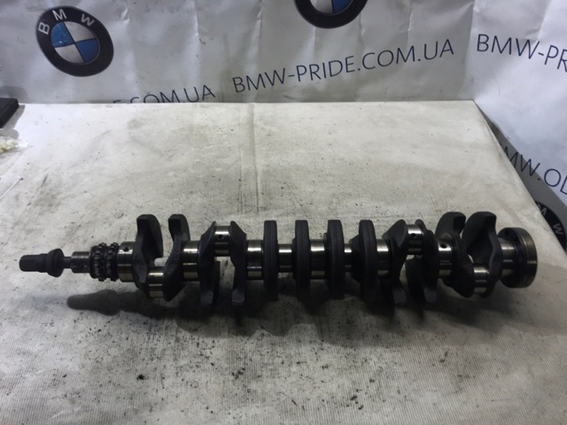 Колінвал двигуна BMW 3