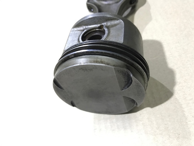Поршень в комплекті на 1 циліндр, STD 11251722503 BMW