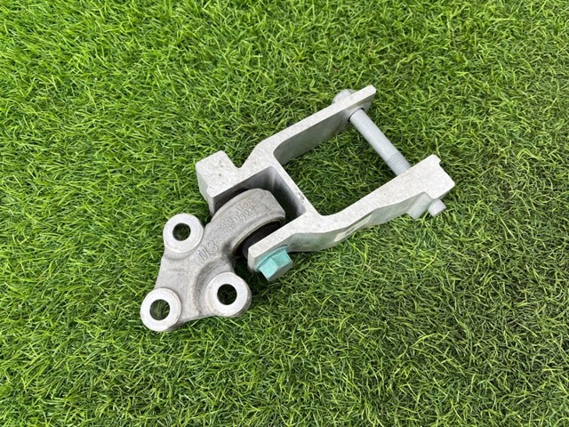 Кронштейн подушки (опори) двигуна, задньої 113326RC0A NISSAN