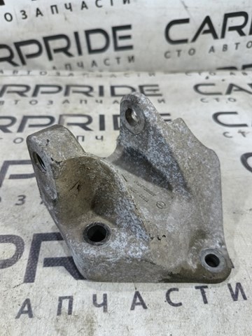 Кронштейн подушки (опори) двигуна, задньої 11332JD700 RENAULT