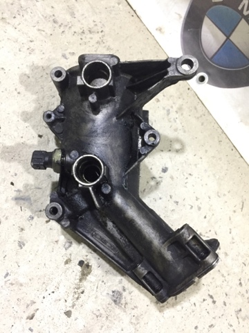 Корпус масляного фільтра 11422246757 BMW