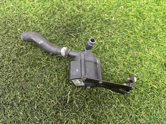 Помпа водяна, (насос) охолодження, додатковий електричний 11517629916 BMW