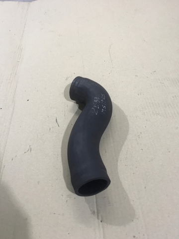 Шланг/патрубок інтеркуллера, верхній 11612246718 BMW