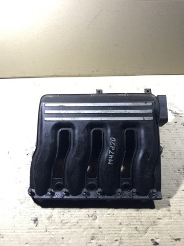 Колектор впускний 11612246942 BMW