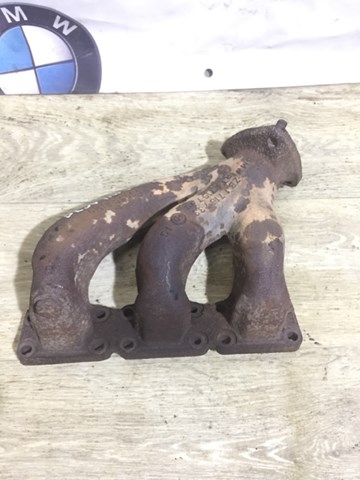 Колектор випускний задній 11621716733 BMW