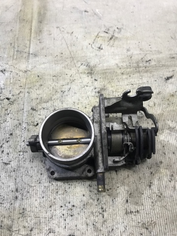 Заслінка повітряна 1433385 BMW