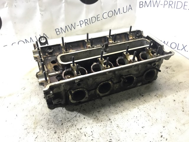 Головка блоку циліндрів (ГБЦ), ліва 1729334 BMW