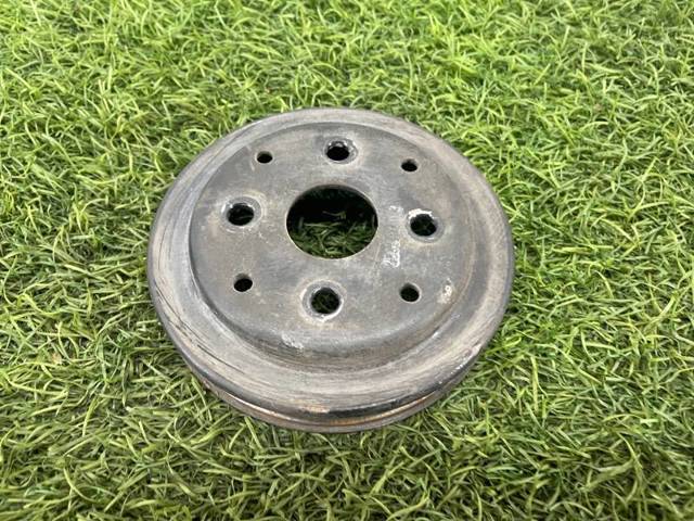 Шків водяного насоса 2105195F0A NISSAN