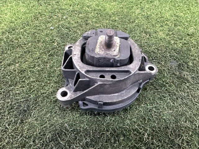 Ліва подушка двигуна 22116856183 BMW