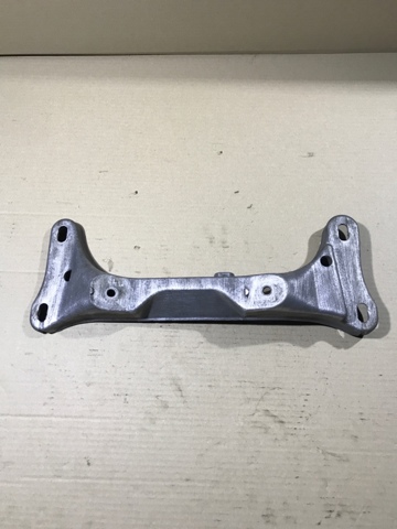 Кронштейн КПП 22311094684 BMW