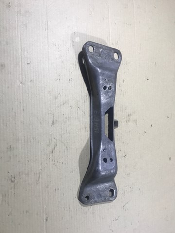 Кронштейн КПП 23701138578 BMW