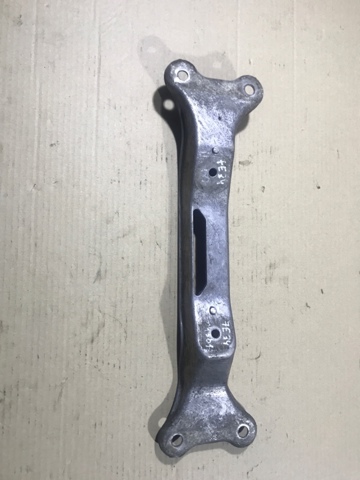 Кронштейн КПП 23701140353 BMW