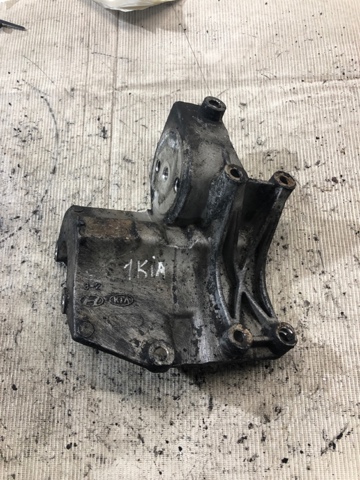 Кронштейн насоса ГПК 252714A001 HYUNDAI