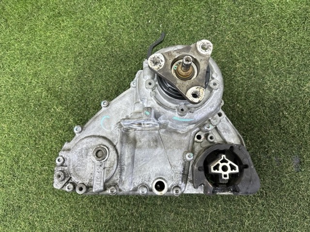 Коробка роздавальна в зборі 27108697972 BMW