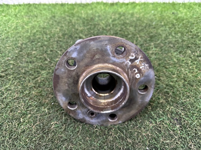 Маточина переднього колеса 31208845775 BMW