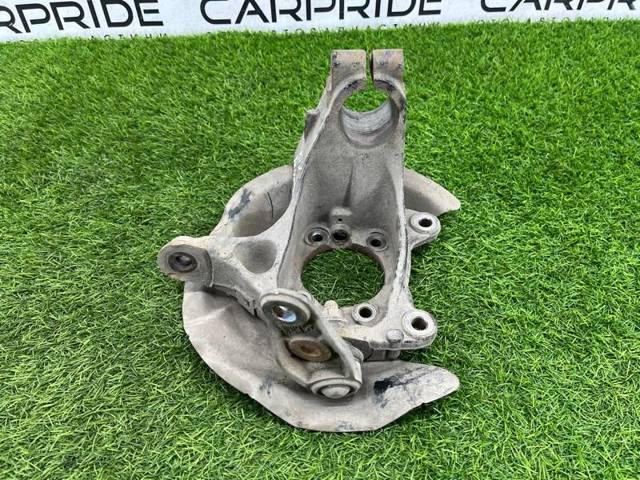 Кулак поворотний передній лівий 31216779795 BMW