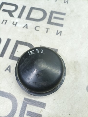 Кришка опори амортизатора переднього 31331137948 BMW