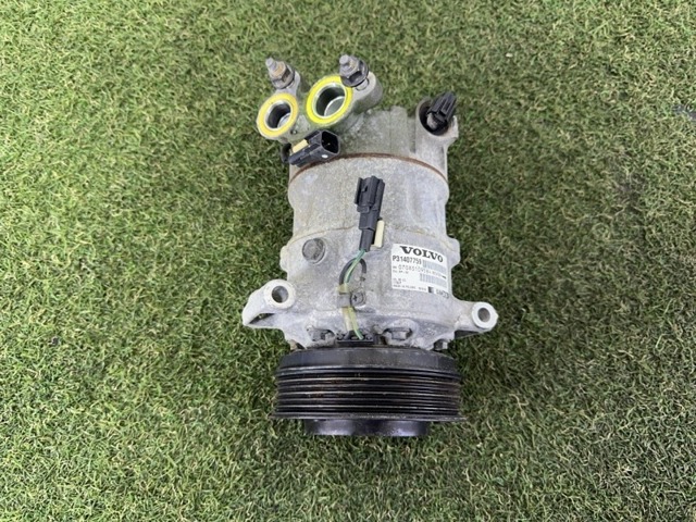 Компресор кліматичної установки 31407759 VOLVO