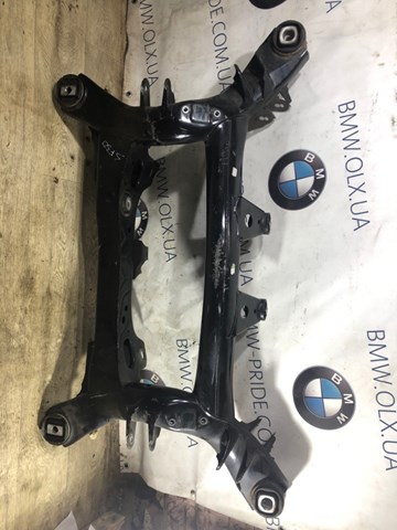 Балка задньої підвіски поперечна 33306851657 BMW