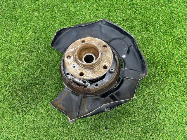 Цапфа поворотного кулака 33326792523 BMW