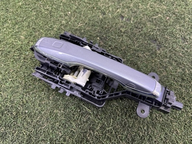 Ручка праих задніх дверей 40013438 VOLVO