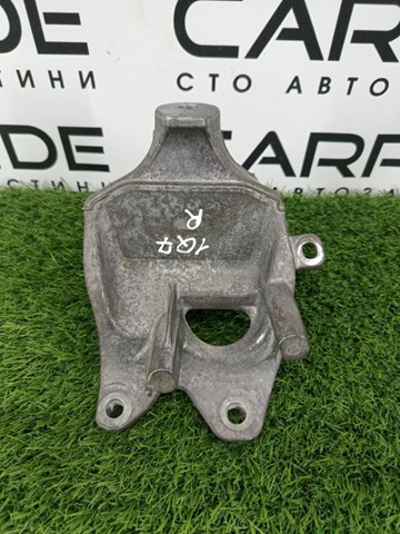 Кронштейн подушки (опори) двигуна, правої 4M0199308AS VAG