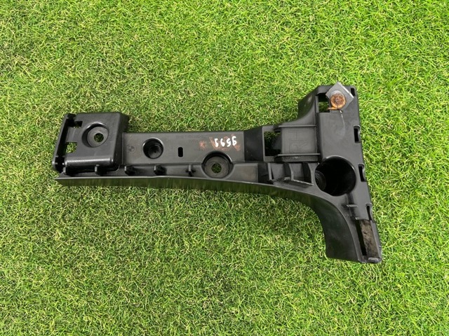 Кронштейн бампера заднього, правий 51127158442 BMW
