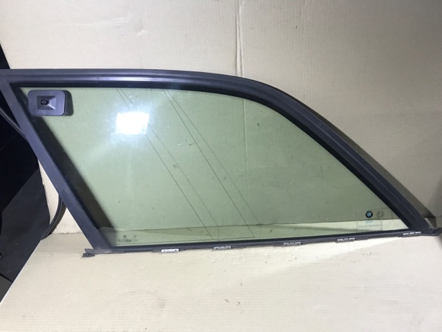 Скло кузова/багажного відсіку, ліве 51368172445 BMW