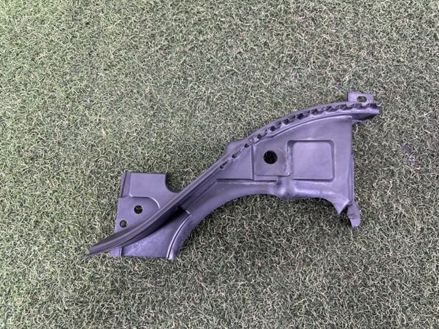 Накладка ринви задня права 51767329402 BMW