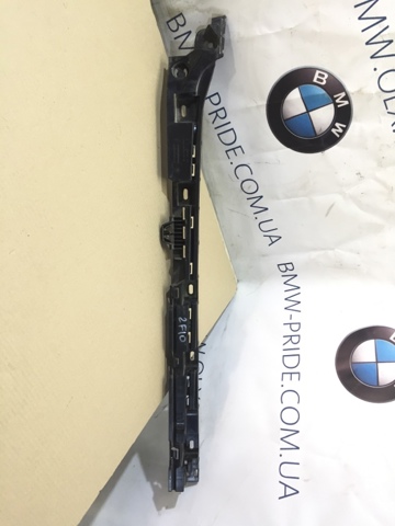 Кронштейн зовнішньої накладки порога правого 51777204022 BMW