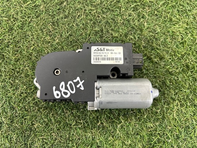 Двигун приводу люка 54107391782 BMW