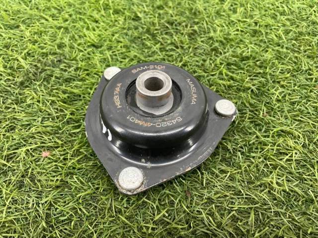 Кріплення переднього амортизатора 5432095F0A NISSAN