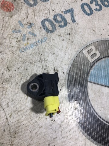 Датчик Ейрбег передній 561959351 VAG