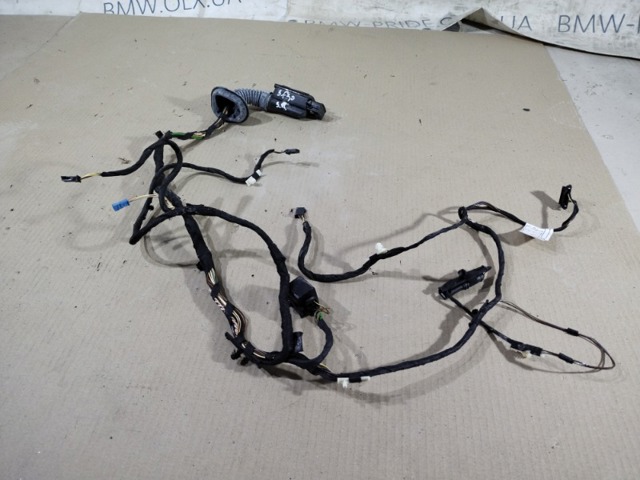 Електропроводка задніх дверей 61129286250 BMW