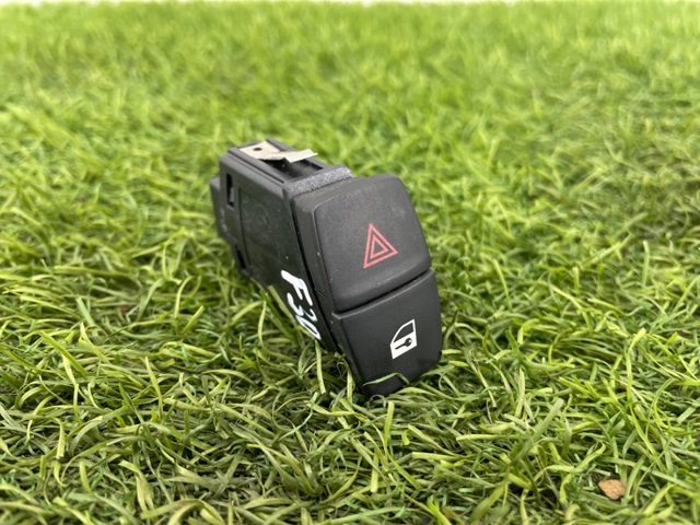 Кнопка включення аварійного сигналу 61319231786 BMW