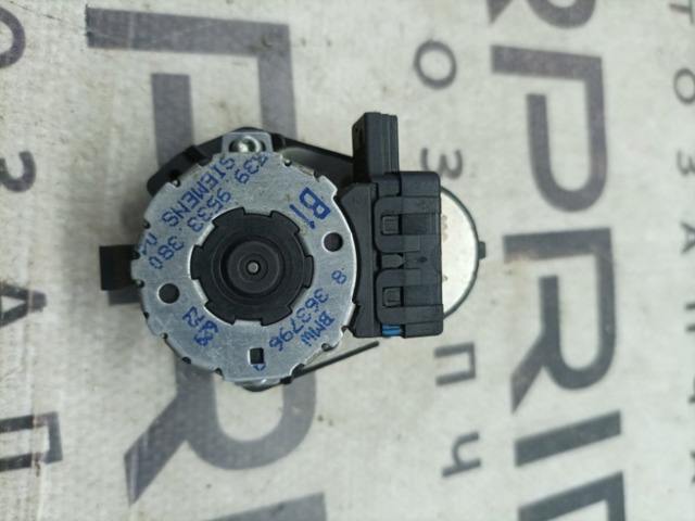 Двигун заслінки печі 64118363796 BMW