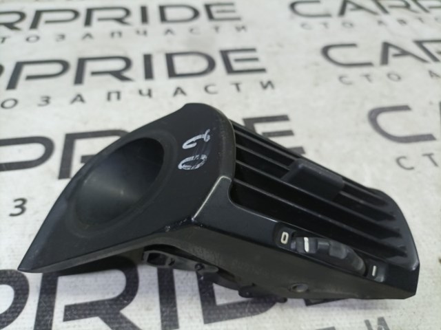Решітка повітропровода права 64221384088 BMW