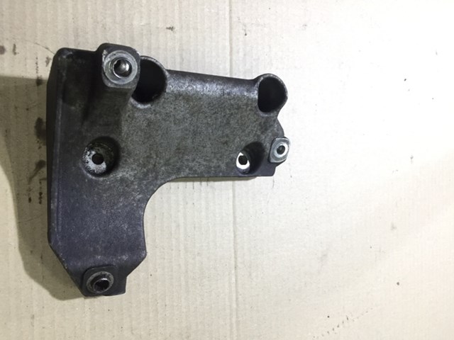 Кронштейн компресора кондиціонера 64557505980 BMW