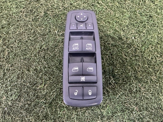 Кнопковий блок керування склопідіймачами передній лівий 68184803AC CHRYSLER