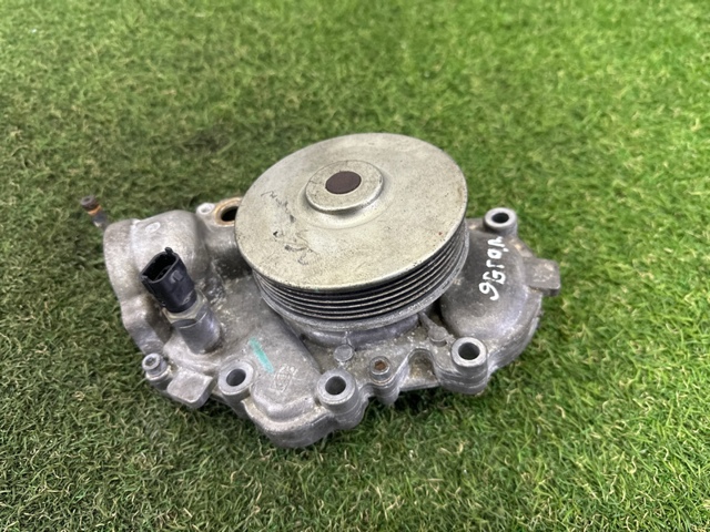 Водяний насос 68211202AA CHRYSLER