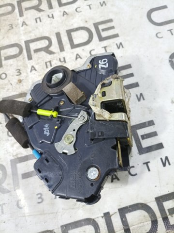 Замок двері правої передньої 6903033251 TOYOTA