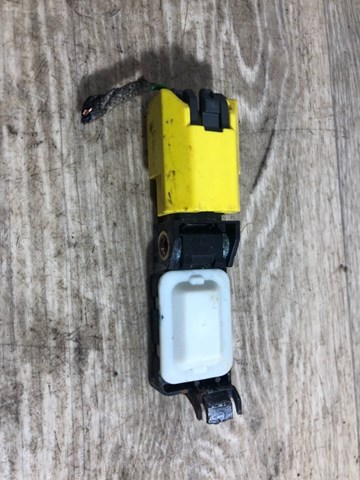 Датчик Ейрбег передній 7L0909606B VAG