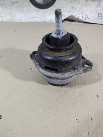 Подушка (опора) двигуна лів./прав. 7L6199131A VAG