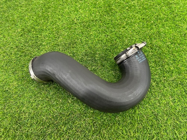 Патрубок дросельний 7P0145972A VAG